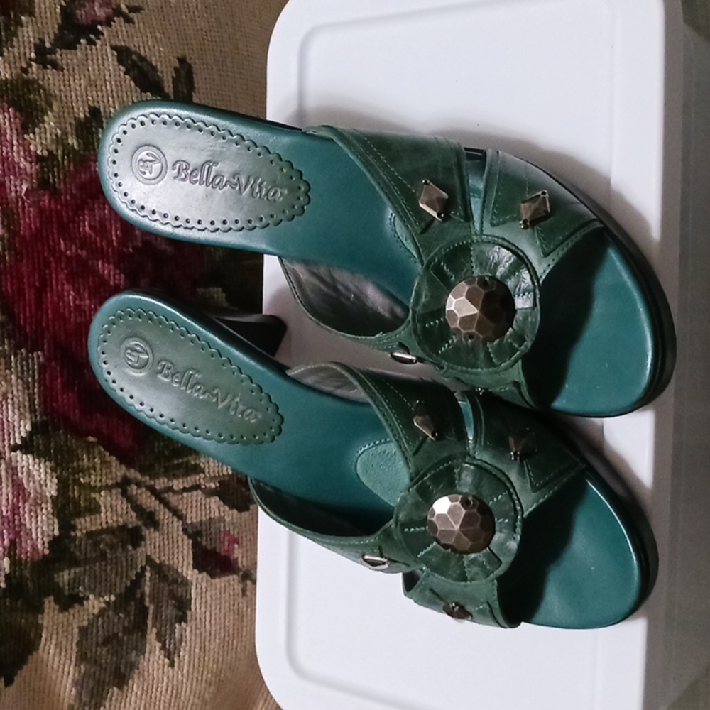 Bella Vita slip on heels